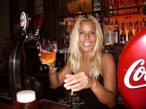 hot_bartenders_01 hot_bartenders_01