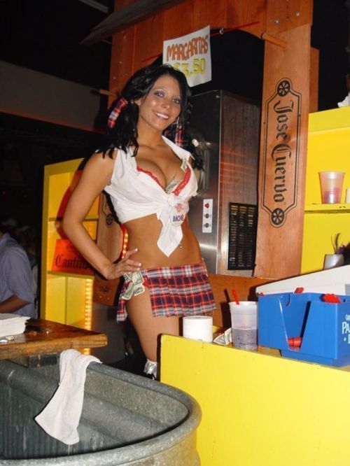hot_bartenders_28 hot_bartenders_28